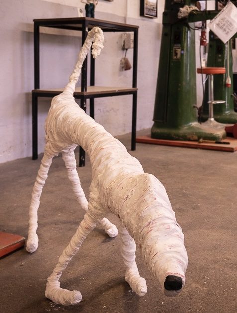 Pilu. Eisen, Gips, Stoff. 120x50 cm.